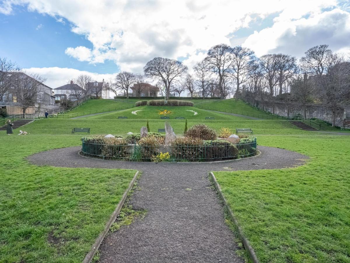 Pass The Keys Stunning Flat With Sea View And Parking Apartment Edinburgh Exterior photo